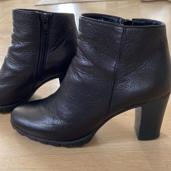 Flexx Leather Booties - Picture 2 of 4